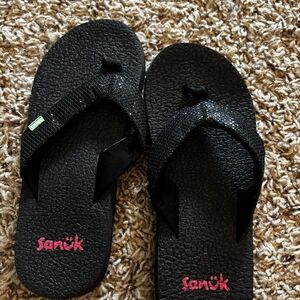 Sanuk Kids Black Flip Flops Sz 2/3